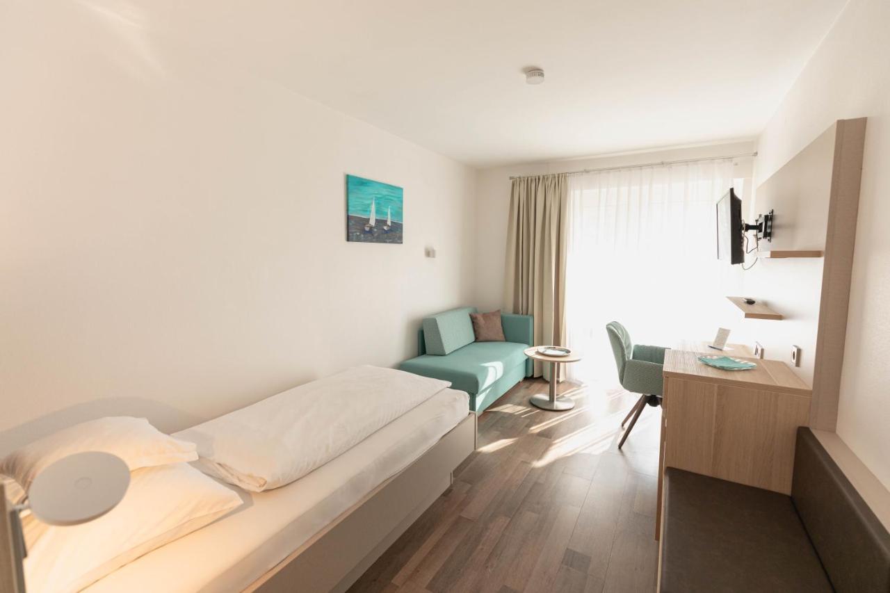 Hotel Christine ราดอล์ฟเซลล์ อัม โบเดนซี ภายนอก รูปภาพ