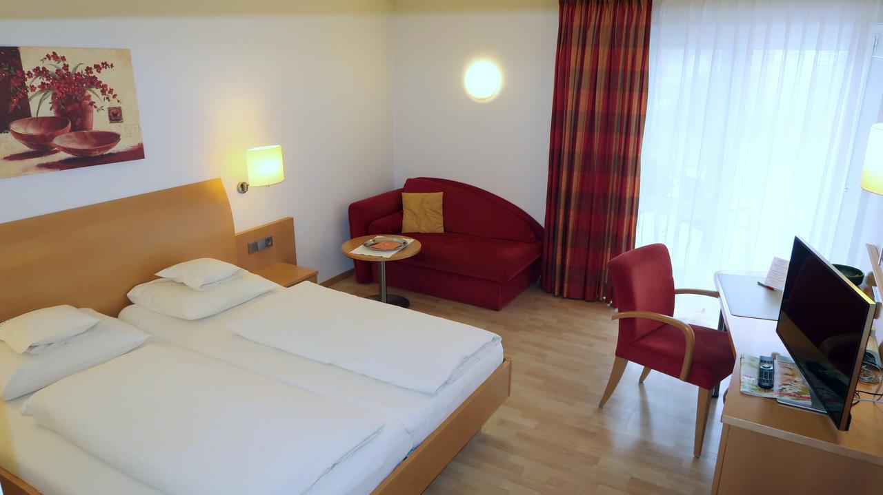 Hotel Christine ราดอล์ฟเซลล์ อัม โบเดนซี ภายนอก รูปภาพ